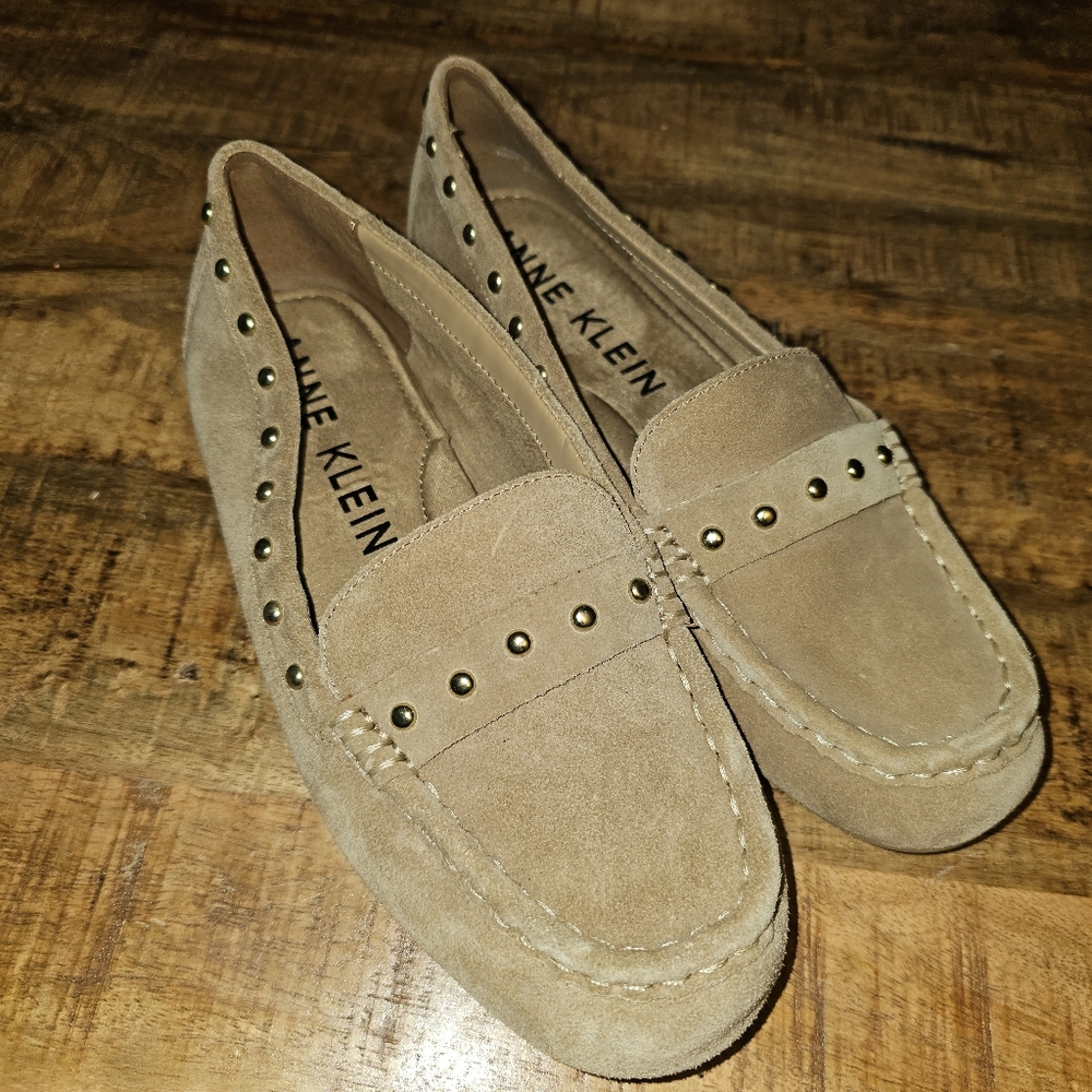 Anne Klein Women's Suede Tan Loafers Size 7.5